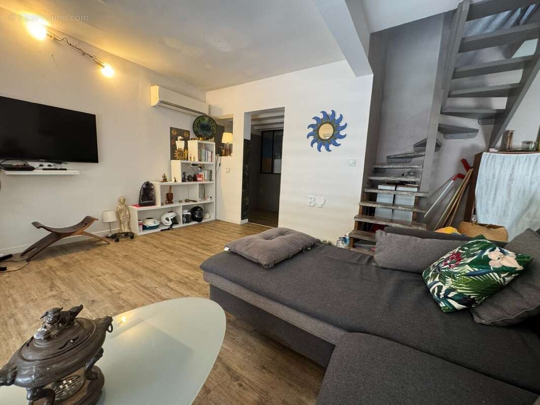 Magnifique maison T5 mitoyenne à l'entrée de BOURDA - photo 8