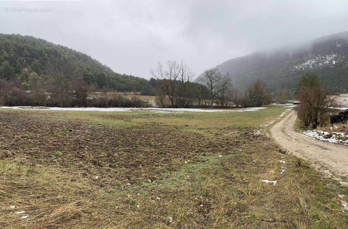 Terrain à ESCRAGNOLLES