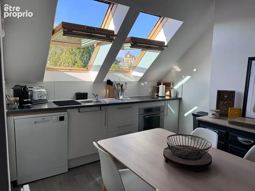 Appartement rénové à vendre à Brissac Quincé avec garage. - photo 2