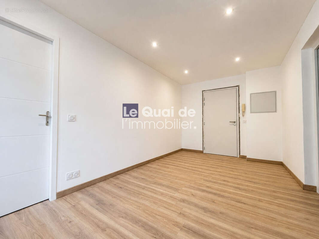 Appartement 35 m² à Saint-Julien-En-Genevois  - photo 3