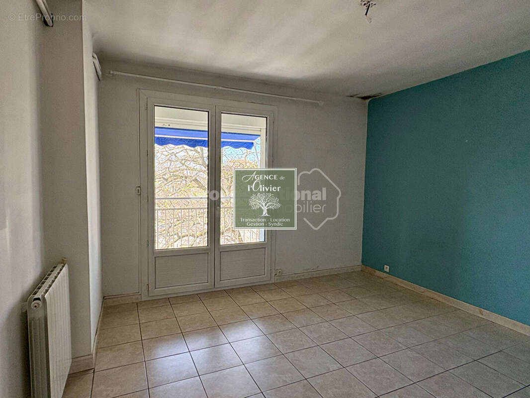 ARLES. Grand appartement Trinquetaille. - photo 7