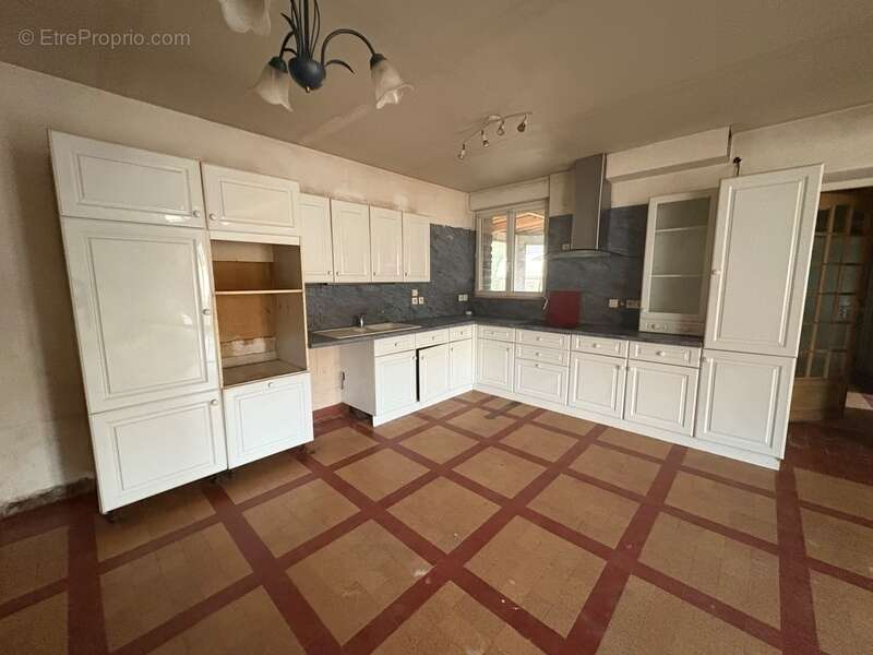 Maison à LA CHAPELLE-EN-JUGER