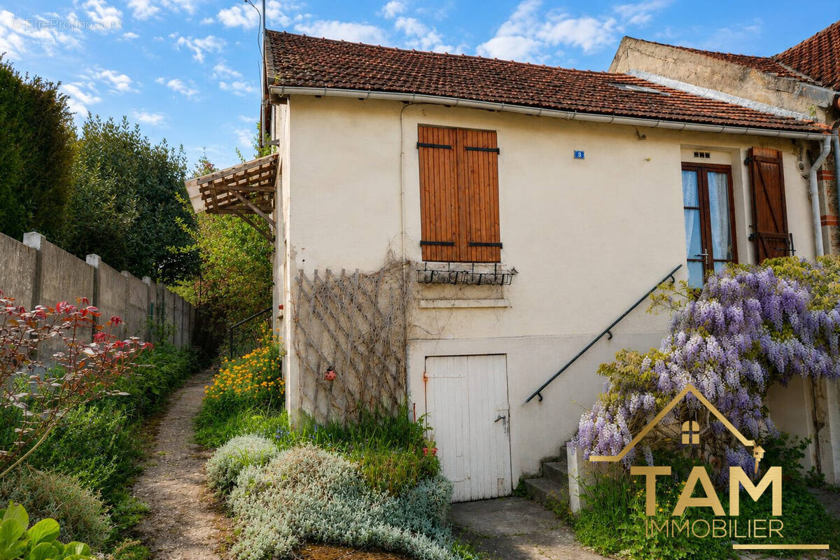 Maison à FONTENAY-LE-FLEURY