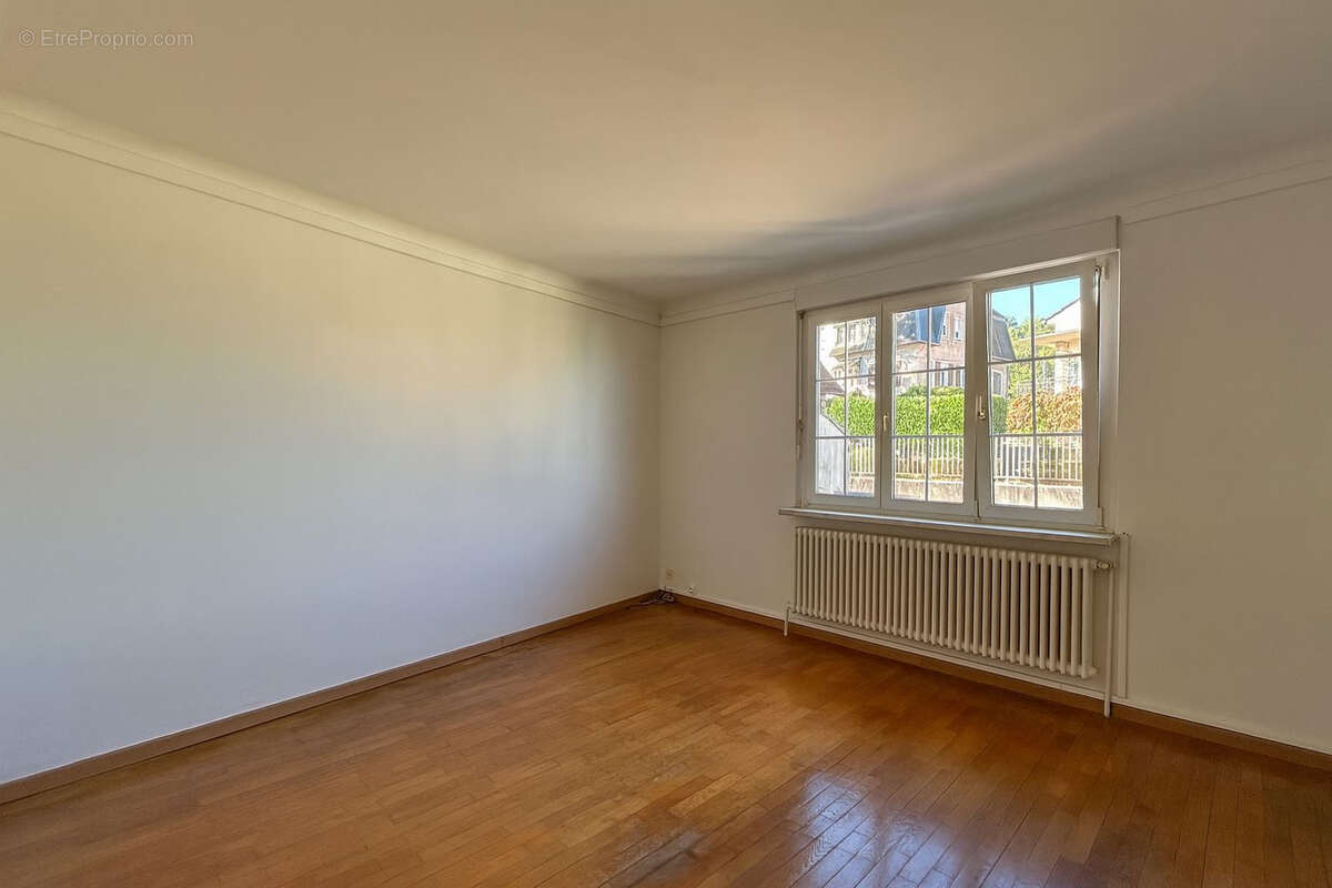 Maison St Avold 8 pièce(s) 141.23 m2 - photo 6