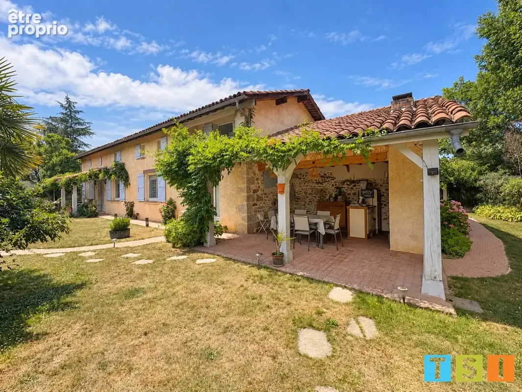 Maison de charme avec piscine  196 m²  6 chambres dont 3 indépendantes - photo 3