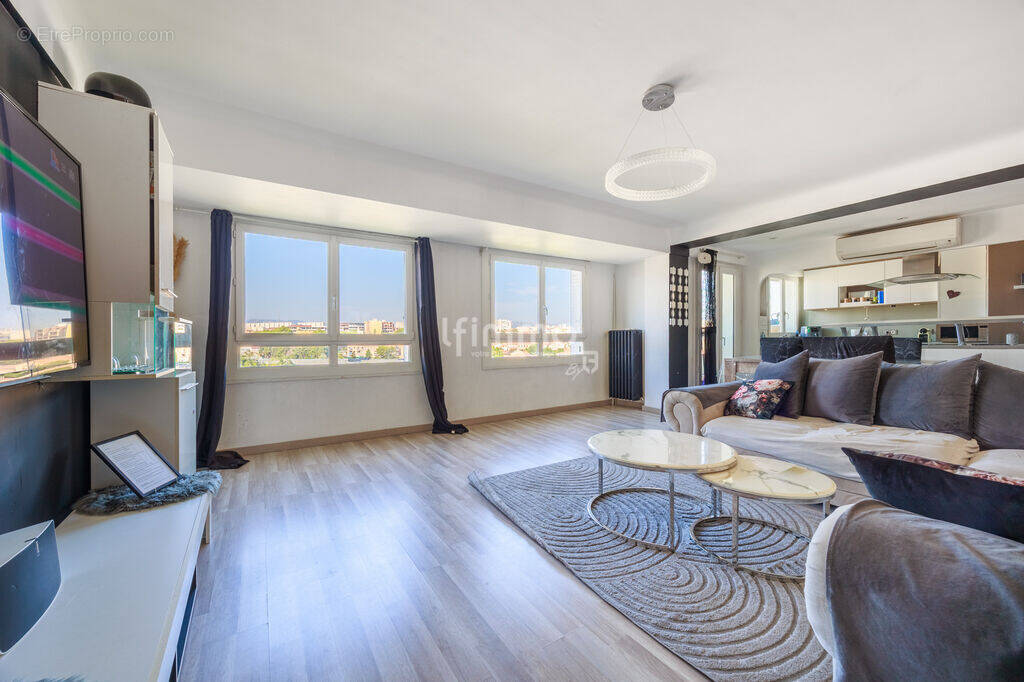 Appartement à MARSEILLE-3E