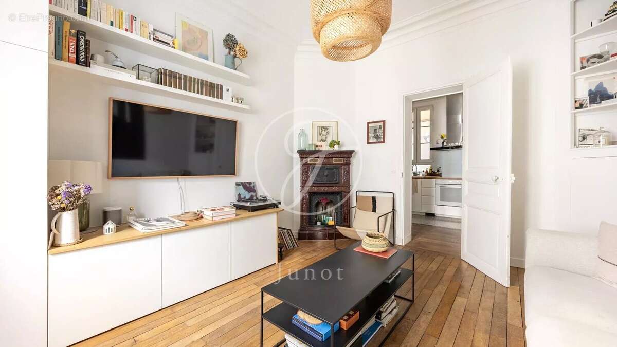 Appartement à PARIS-16E