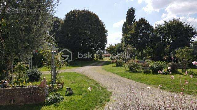 Charentaise composée de 2 logements - photo 2