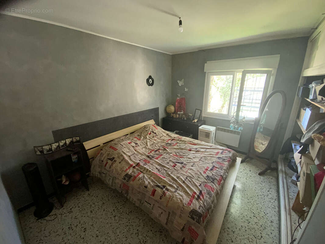 LEDIGNAN 15 MN D'ALES Immeuble avec murs d'un local commercial de 99m², un appartement de 87m² sur 1140m² de terrain - photo 16