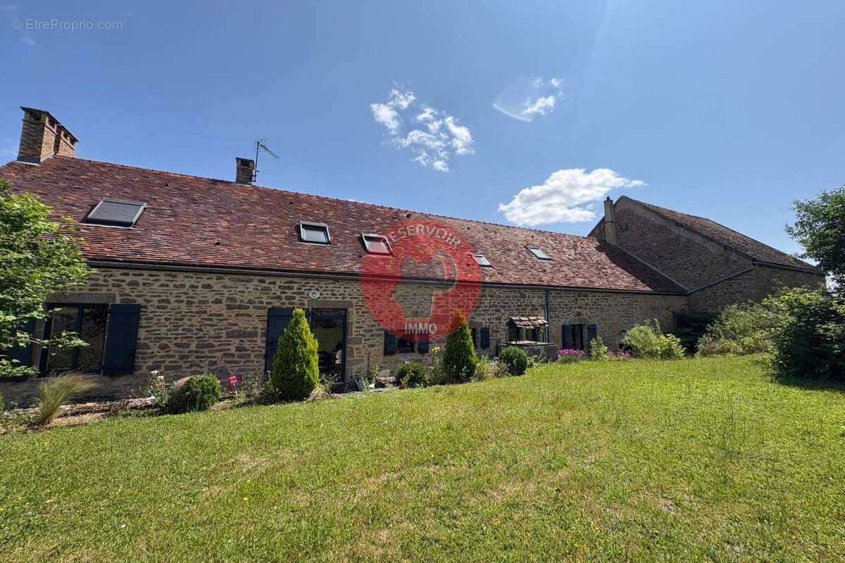 Maison à PRECY-SOUS-THIL