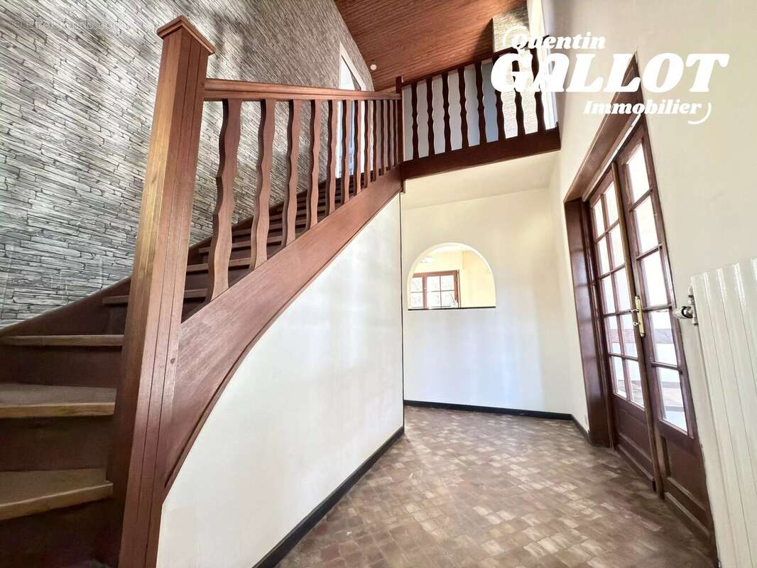 Maison 100 m² à Rieux-En-Cambresis  - photo 2