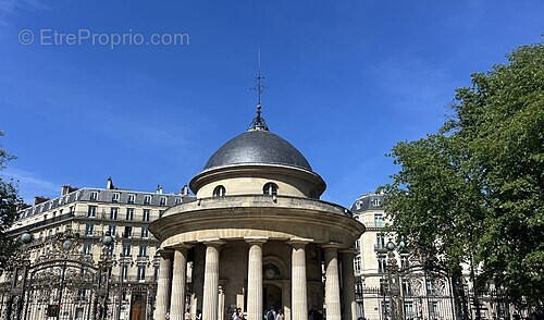 Appartement à PARIS-8E