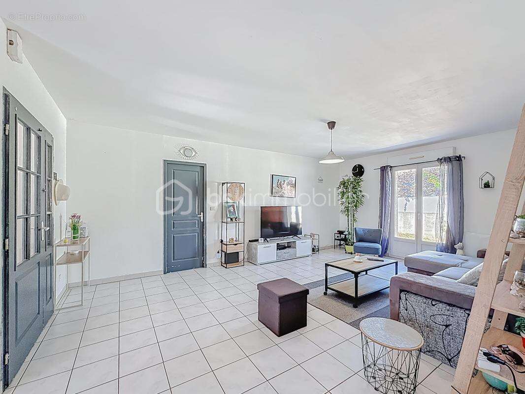 *** charmante maison t5 de plain-pied de 112m2 avec garage - lunel-viel *** - photo 5