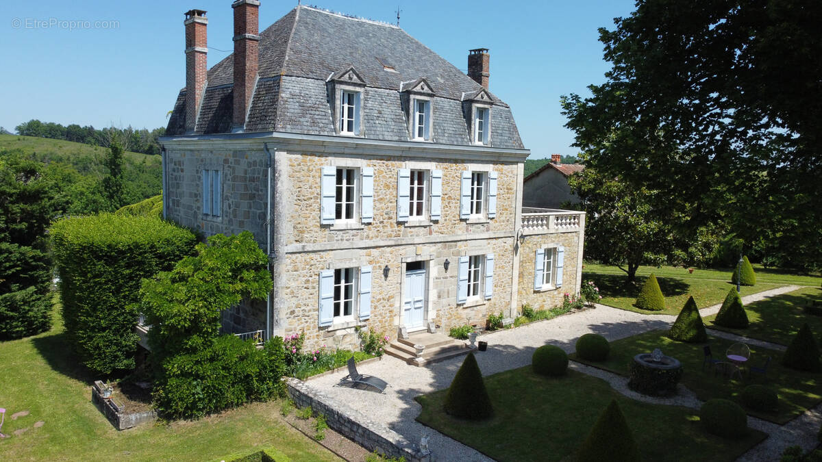 Maison à BRIGNAC-LA-PLAINE