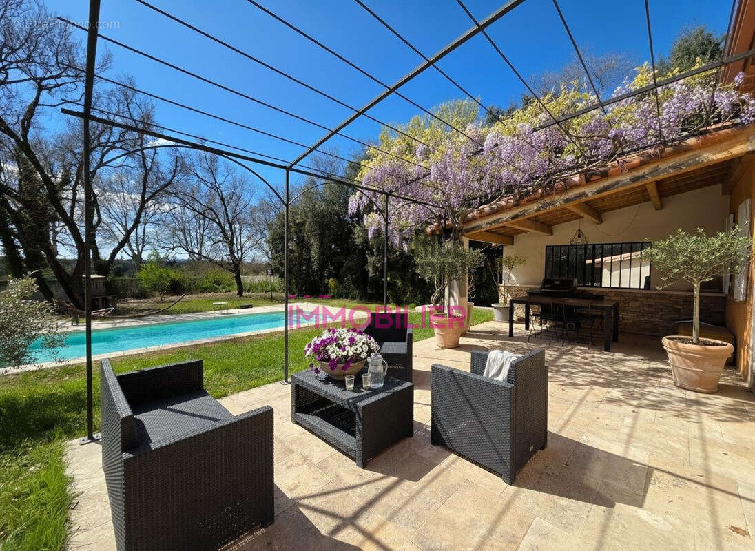 Maison à SAUMANE-DE-VAUCLUSE