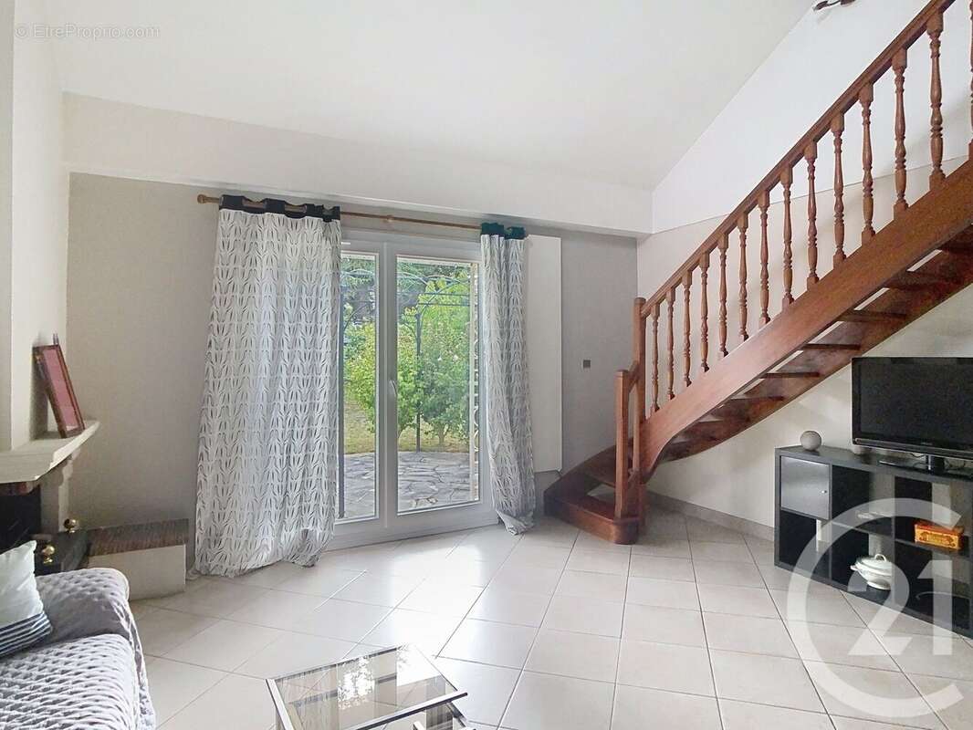 Photo 4 - Maison à THIAIS