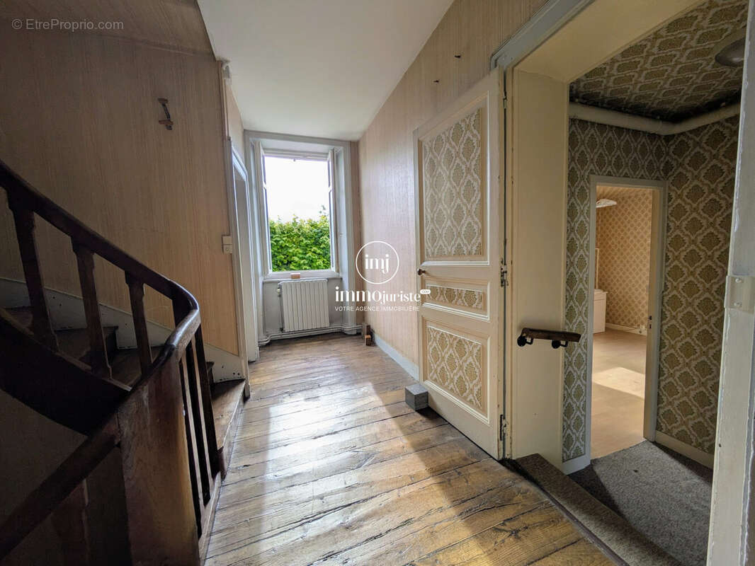 Maison 240 m² à Saint-Junien  - photo 6
