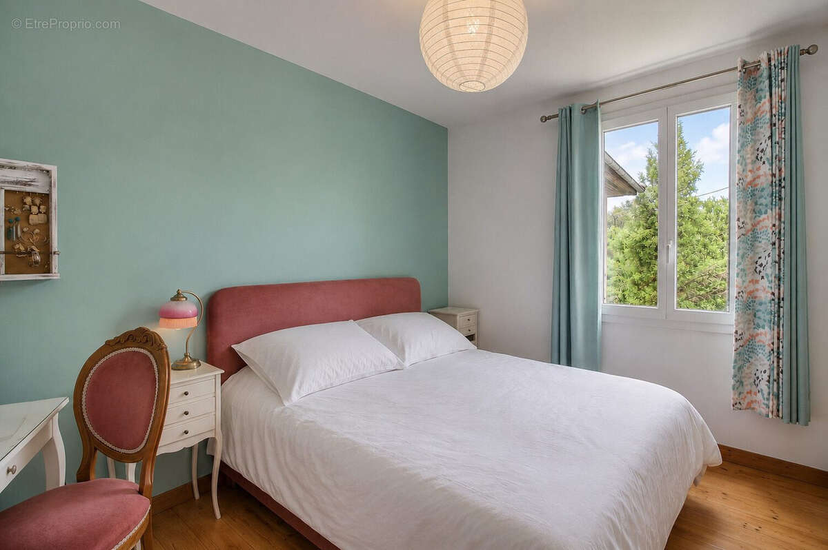 Maison 92 m² à Saint-Jean-De-Marsacq  - photo 8