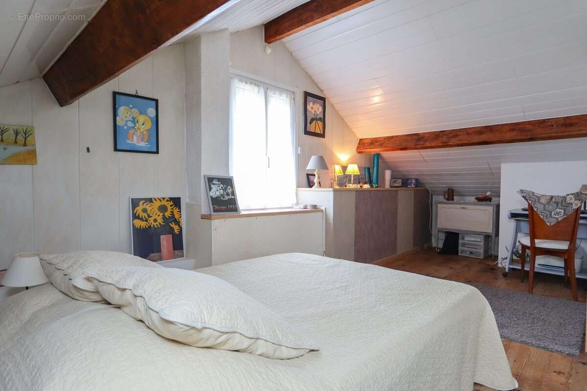 Maison à SAINT-JEAN-DE-LA-RUELLE