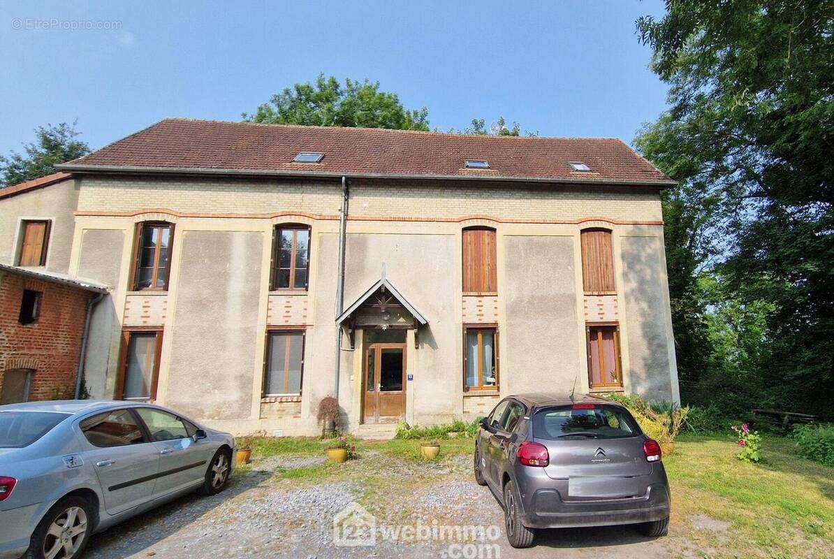 Appartement F2 situé dans une petite copropriété bien entretenue - Appartement à LAON