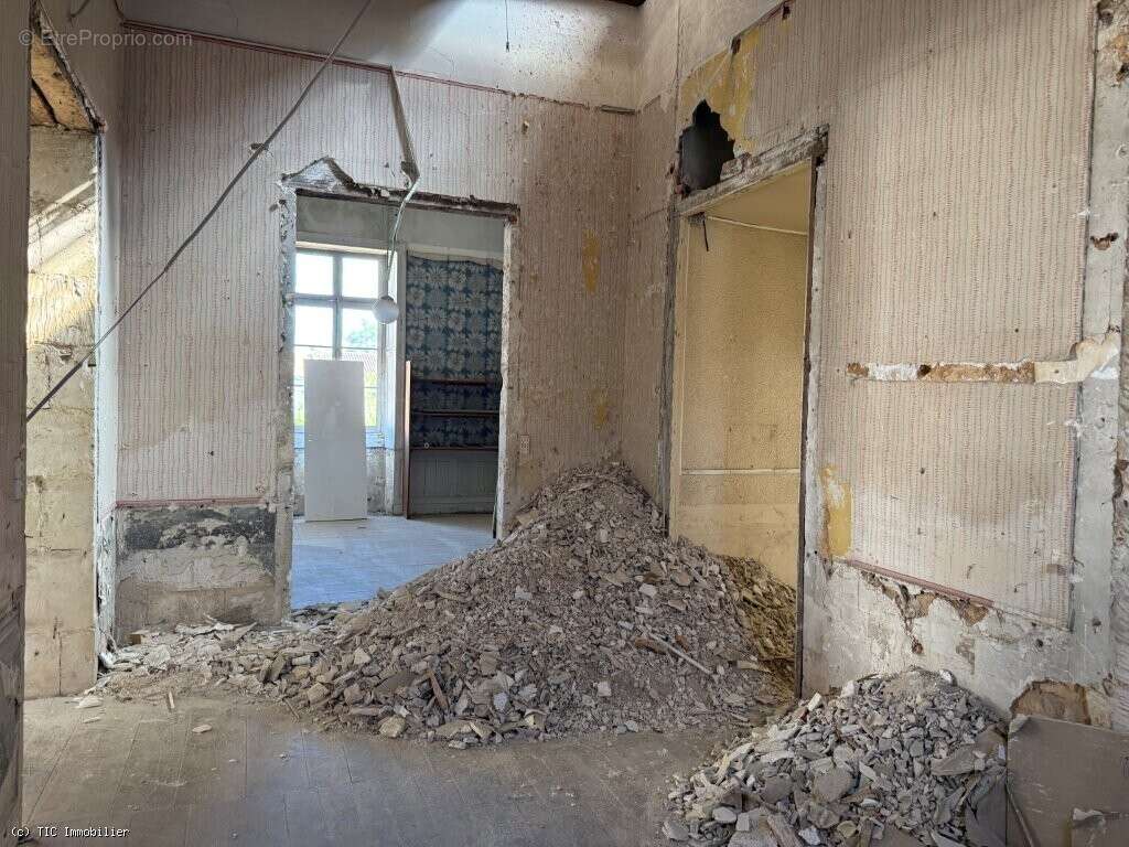 Petite Maison de Ville Rénovée Avec Projet de Rénovation Pour L'Ancienne Sous-Préfecture - photo 16