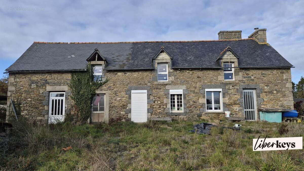 Maison à COLLINEE