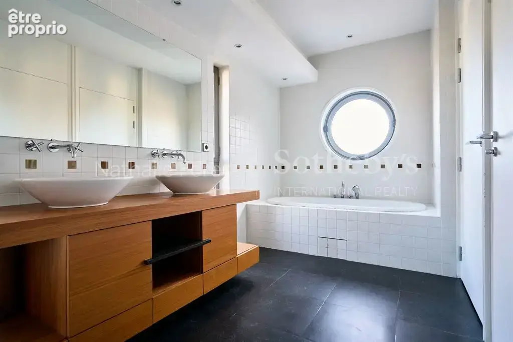 Vieux Lille , splendide Penthouse type 5 de 320 m2 , 3 terrasses , garage. - photo 19