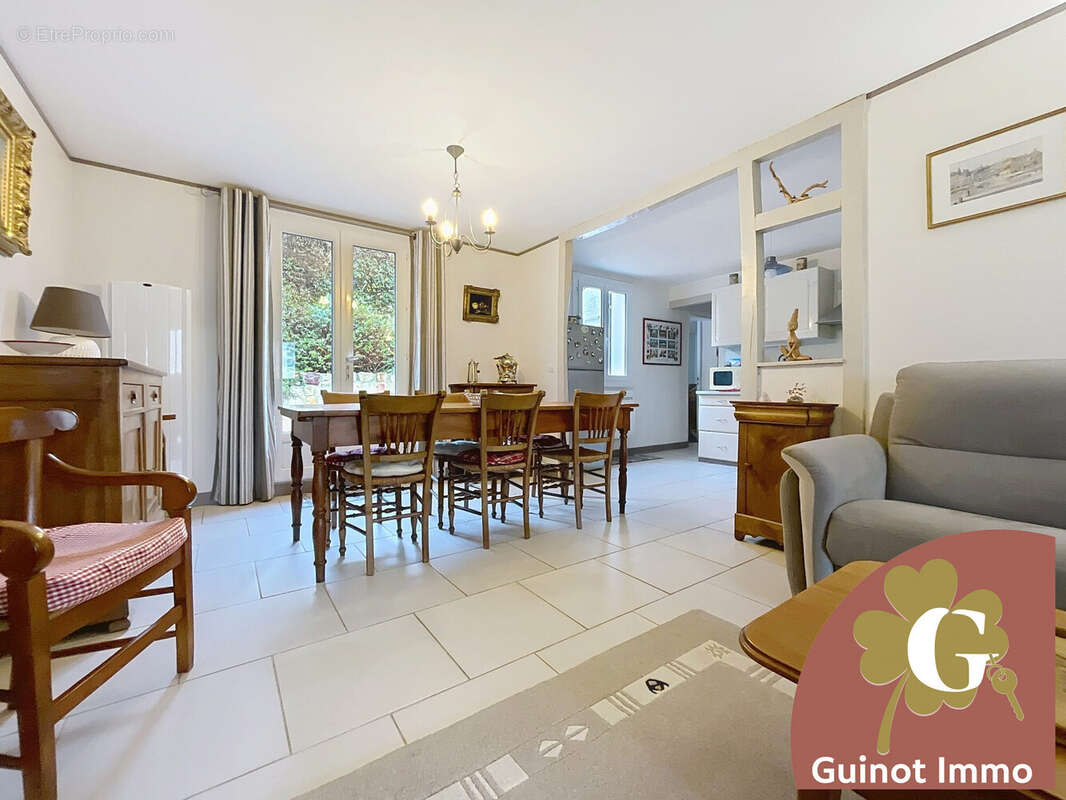 Maison à SAINT-MAURICE-D'ETELAN