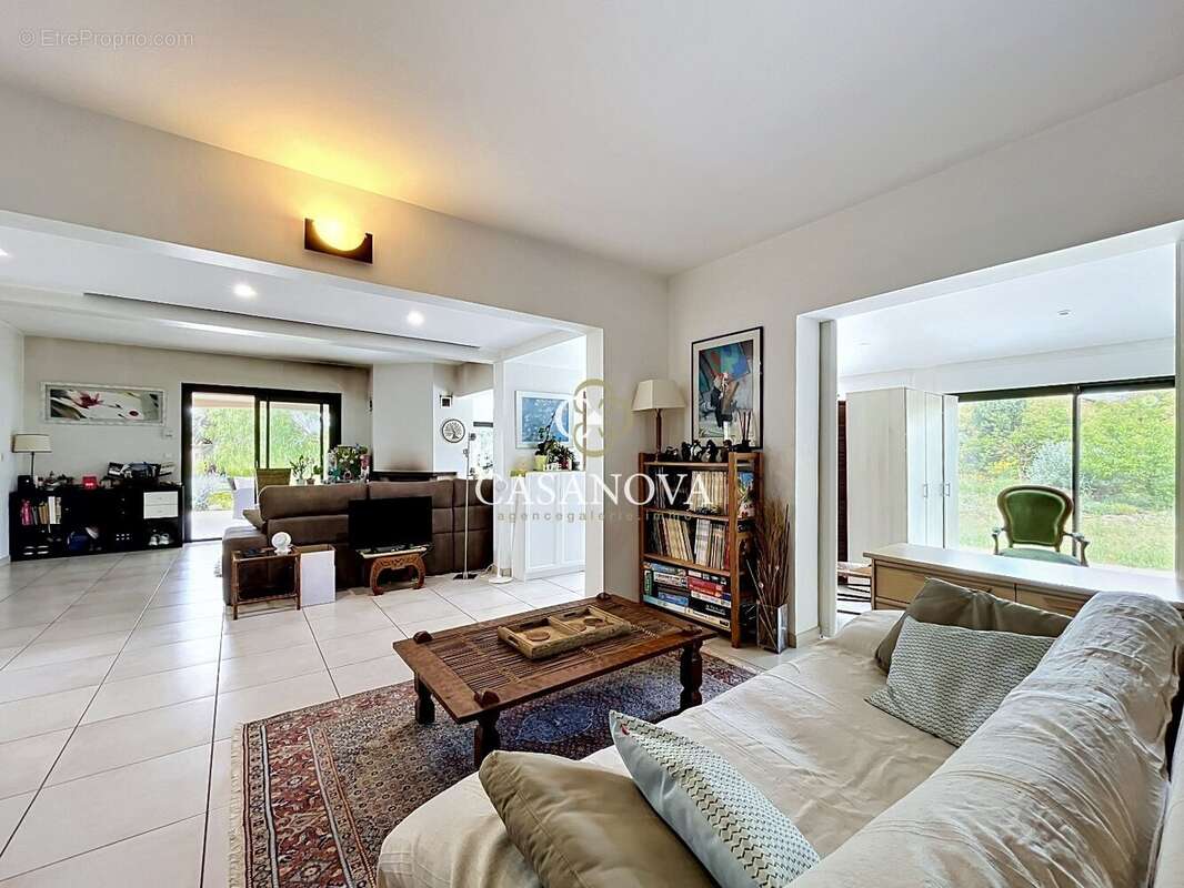 Villa à vendre à Laurens avec grand jardin paysager - photo 5