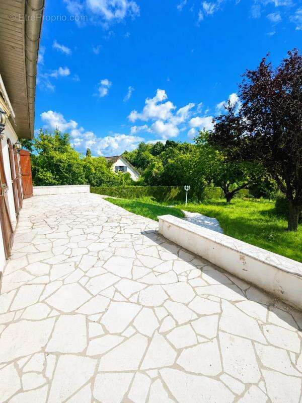 Appartement à COMBS-LA-VILLE