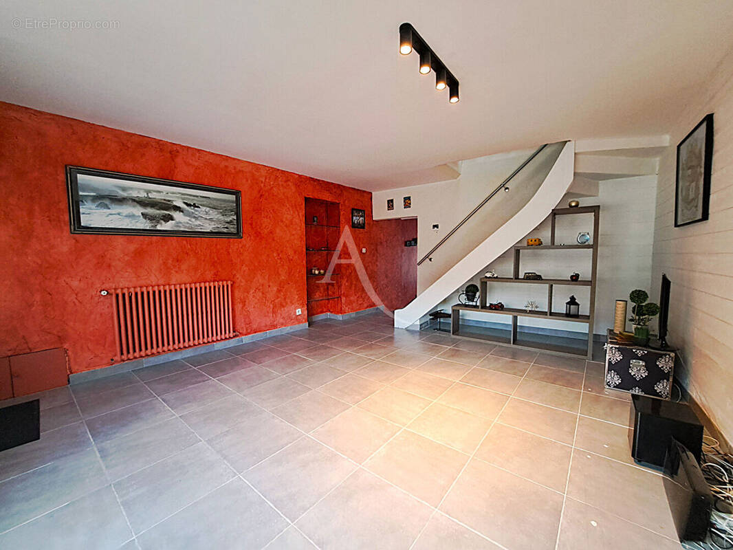 Maison à SAINT-LAURENT-SUR-SEVRE