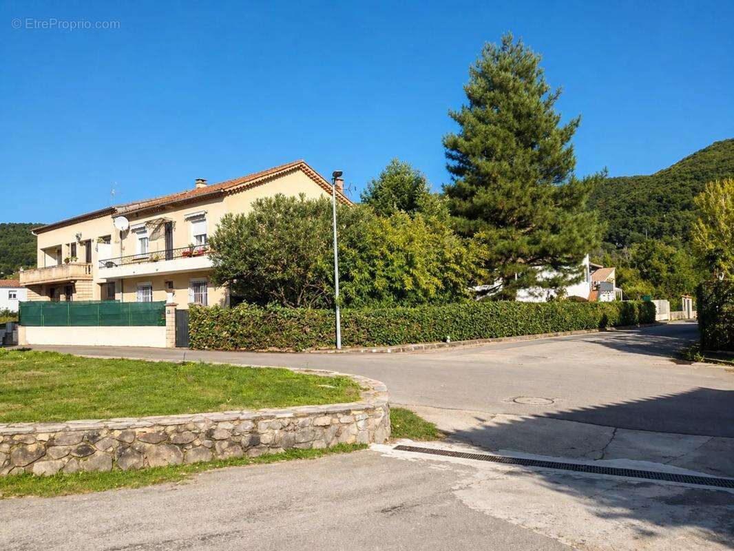 Maison à LES SALLES-DU-GARDON