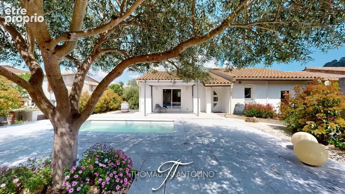 En exclusivite - plain pied - 3 chambres - climatisation gainable - piscine - garage - photo 4
