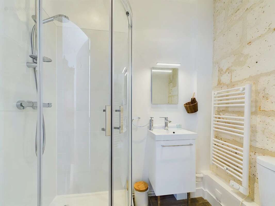 Maison à LA ROCHEBEAUCOURT-ET-ARGENTINE