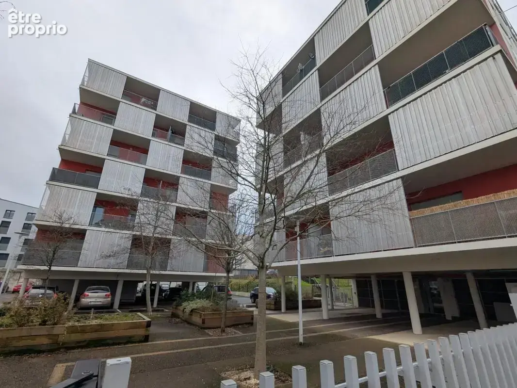 T2 VENDU LOUE avec terrasse et parking - photo 6