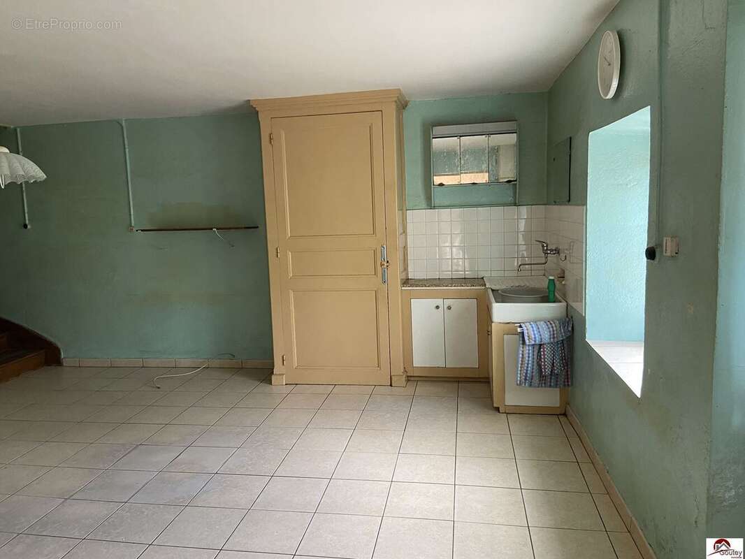 Maison 113 m² à Riorges  - photo 8