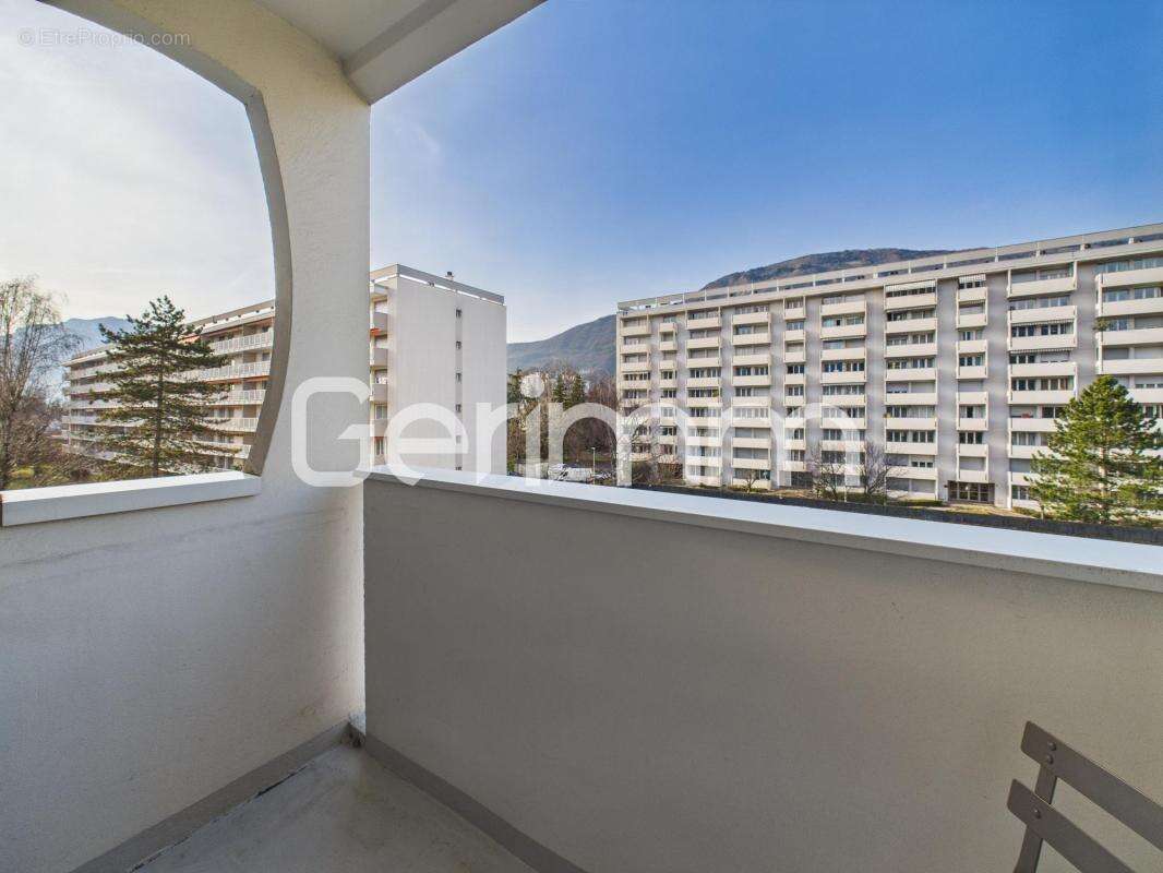 Appartement à MEYLAN