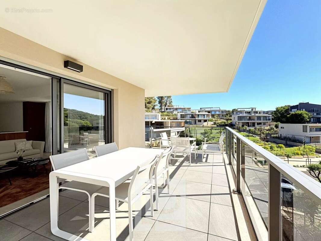 Dernier étage avec roof-top privatif - Domaine fermé - Proche Coeur de Mougins - photo 5
