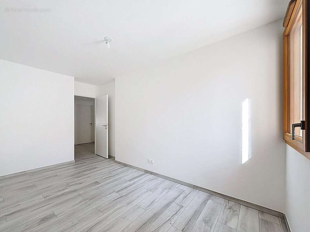 Photo 8 - Appartement à VILLENEUVE-LES-AVIGNON