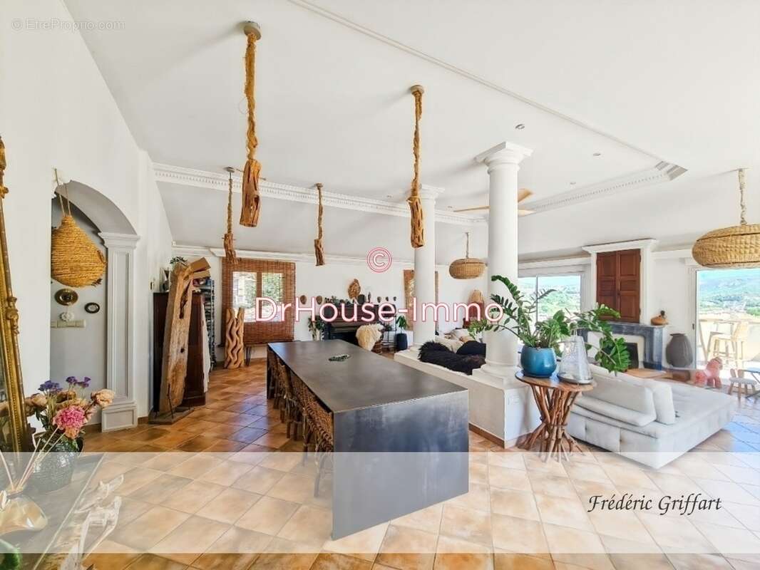 Maison à GREOUX-LES-BAINS