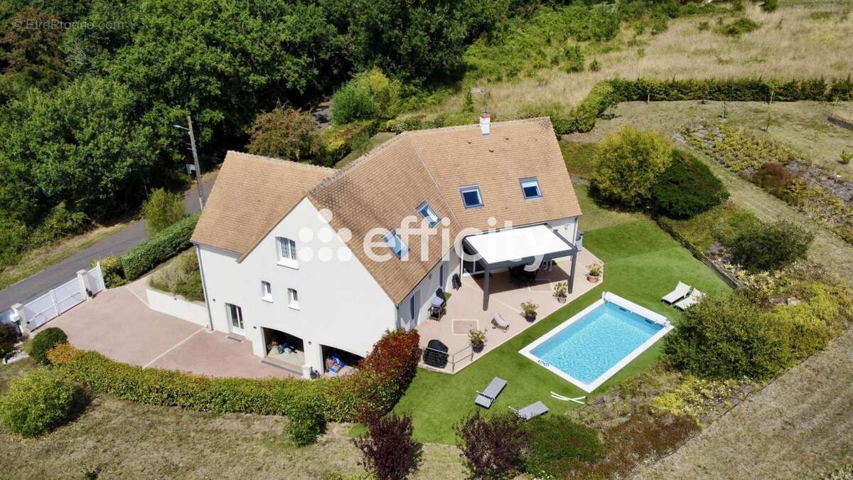 Maison à MONTRICHARD