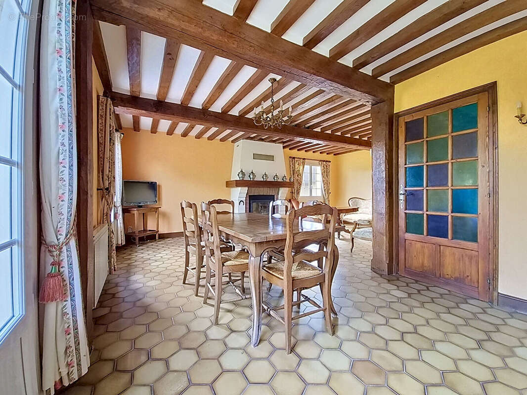 Maison à SAINT-GEORGES-DU-VIEVRE