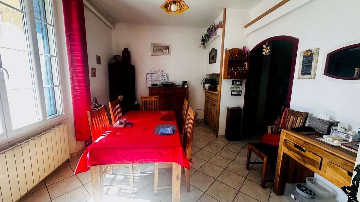 Maison à VIOLES
