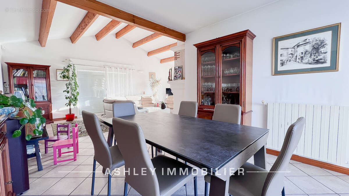 Exclusivité - à vendre 10 min de la rochelle  - maison familiale  5 chambres avec piscine et jardin2 - photo 7