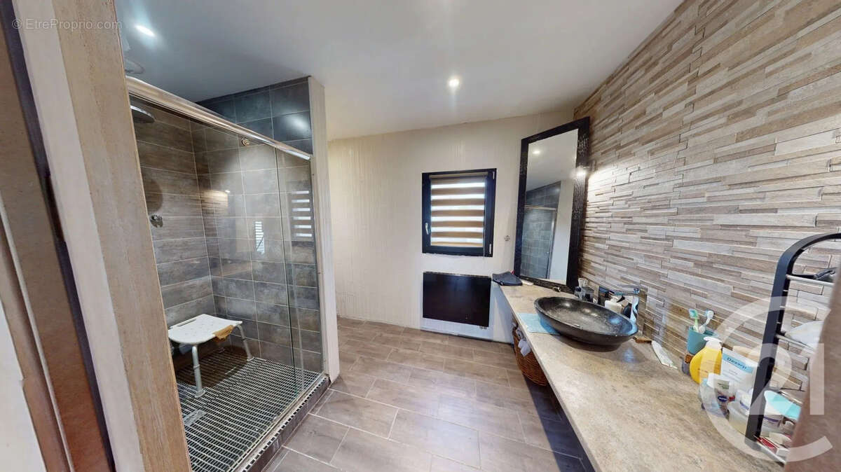 Maison à SAINT-QUENTIN