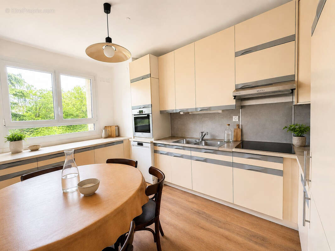 Appartement à SAINT-MAUR-DES-FOSSES