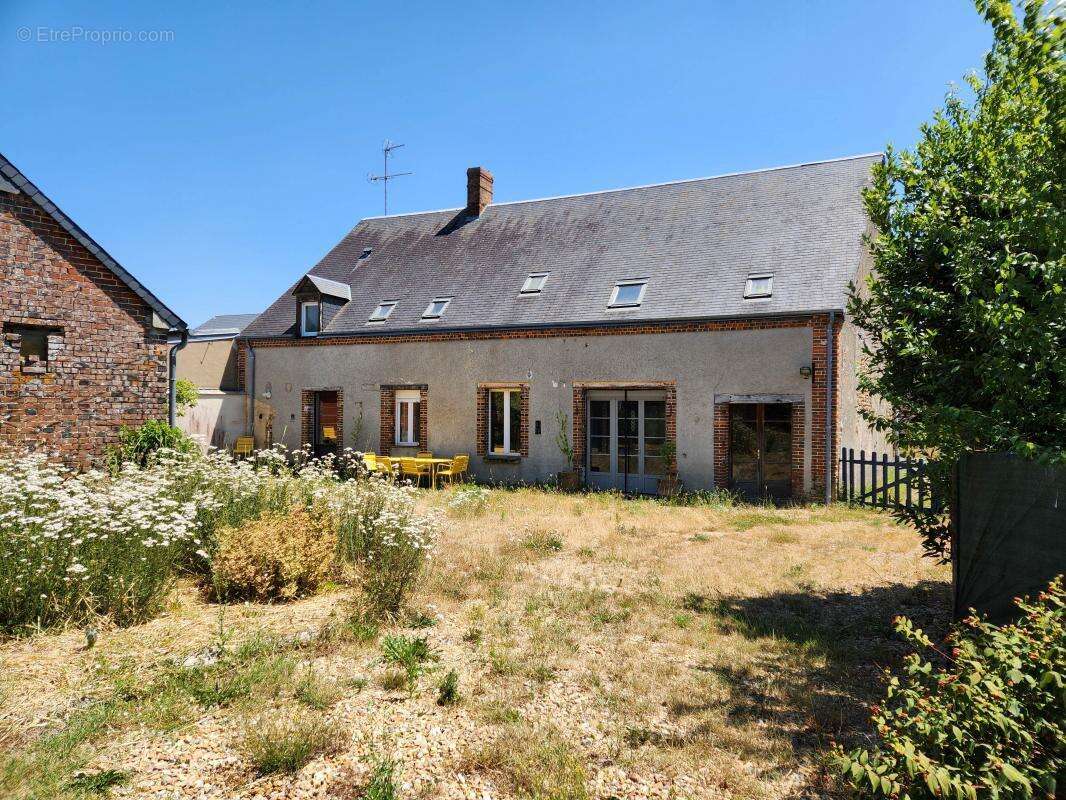 Maison à LA CHAPELLE-VICOMTESSE