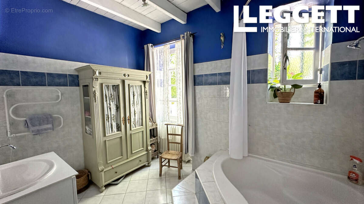Maison en pierre de caractère avec 3 chambres et une maison d’amis, située à la lisière d’un village très pris - photo 7