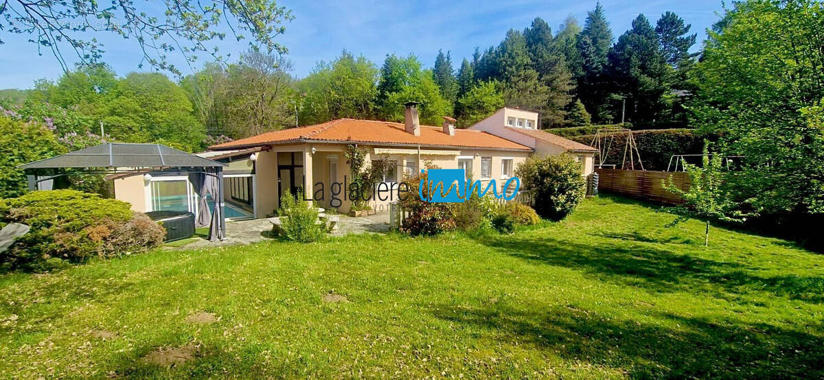 Maison à AYDAT