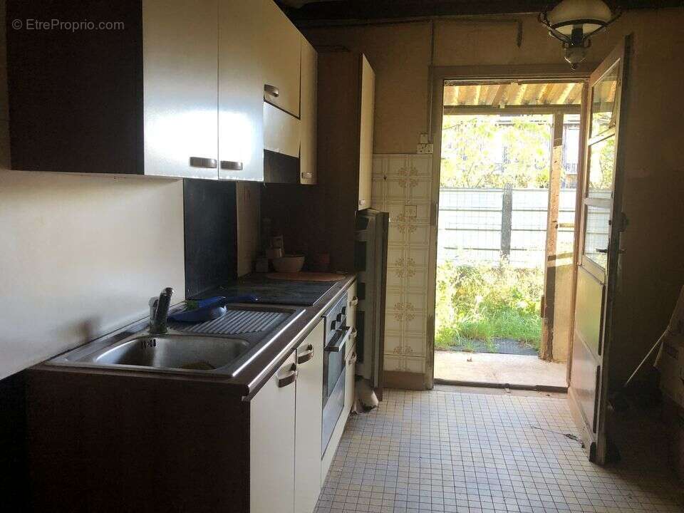 EYSINES MAISON T3  A VENDRE  DEUX CHAMBRES TERRAIN 895 m2 - Maison à EYSINES